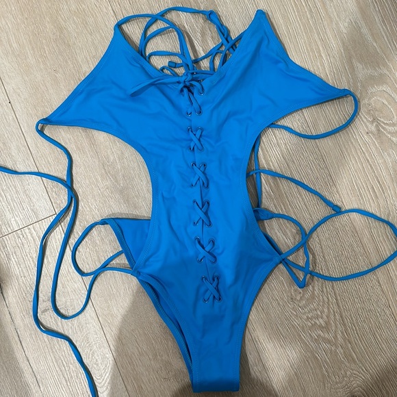 Skims one piece bathing suit color blue size medium. Monokini in turquoise. - Picture 1 of 2